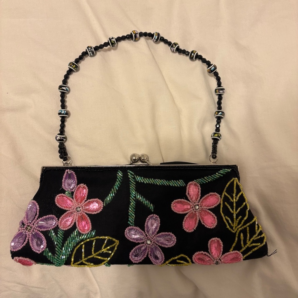 Floral Embroidered Vintage Black Clutch